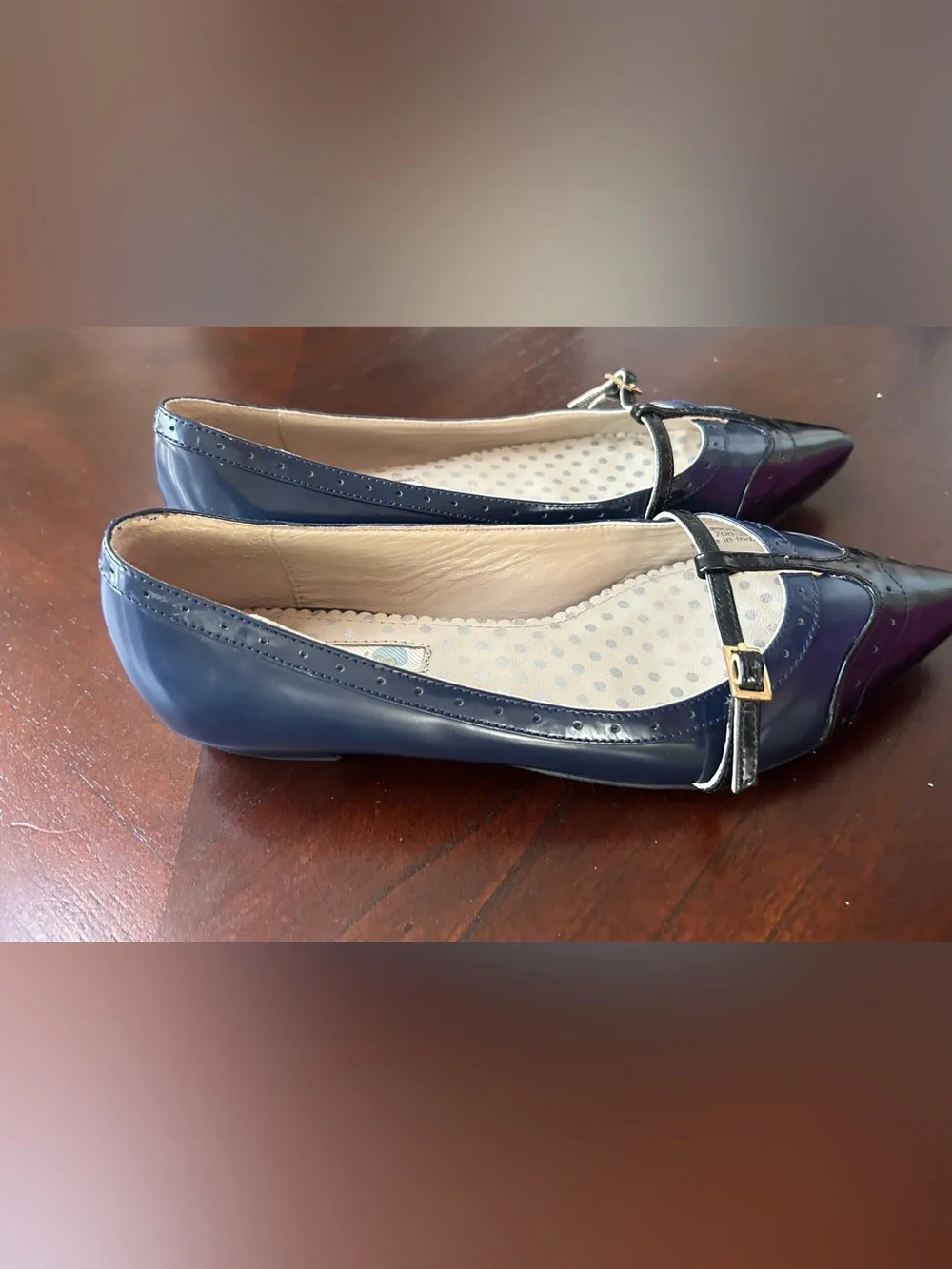 Boden Two-Tone Pointed T-Strap Flats in Navy and Black size 38